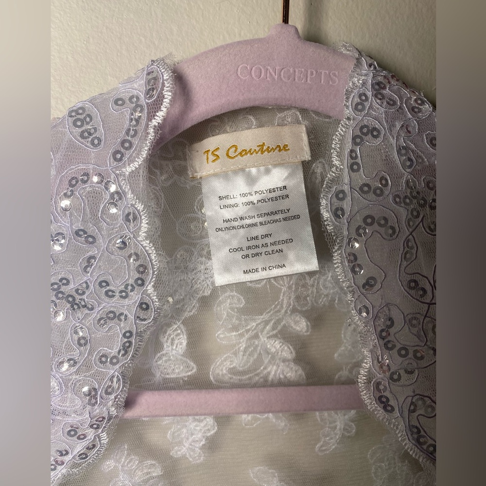 Elegant White Lace Bridal Wrap Dress topper NWT - Picture 2 of 4